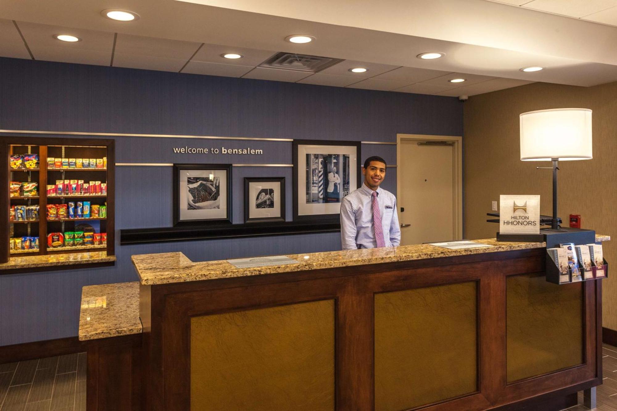 Hampton Inn & Suites Philadelphia/Бенсалем Экстерьер фото